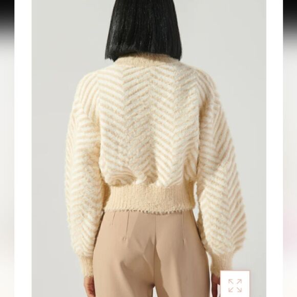 Sugar Lips cream/tan scoop neck drop shoulder eyelash knit chevron print sweater - Picture 7 of 11